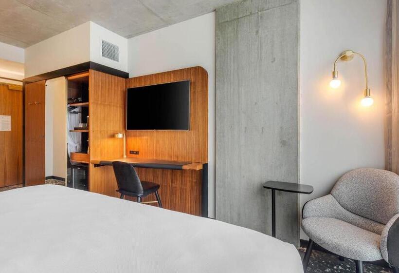 חדר סטנדרט עם מיטת קינג, Cambria Hotel Boston Downtown   Seaport