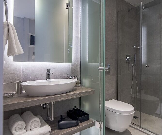 이코노미 룸, Acropolis Stay