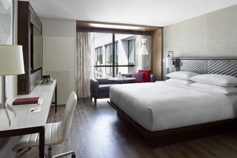 클럽 룸 킹침대, Marriott Columbus Osu