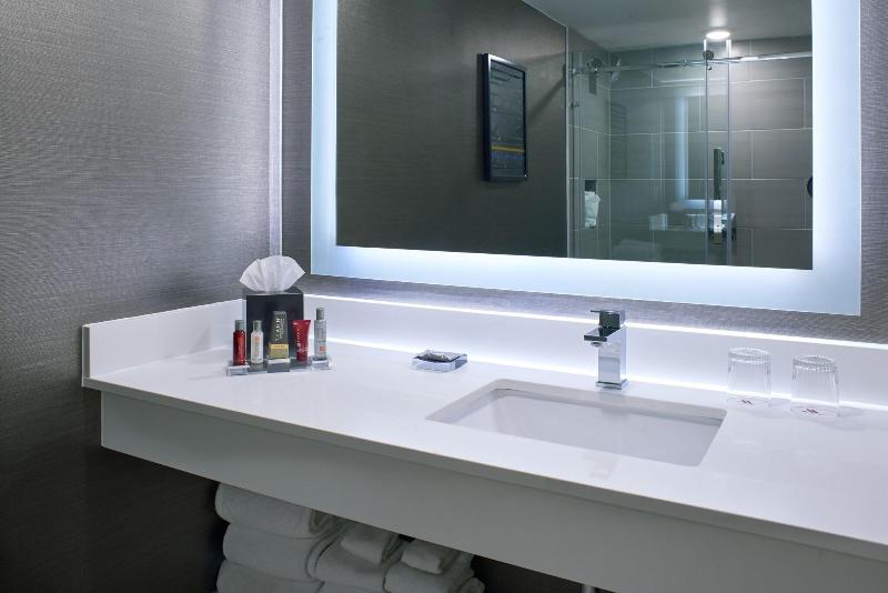 클럽 룸 킹침대, Marriott Columbus Osu