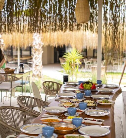 استودیو استاندارد با چشم‌انداز باغ, Bellezza Hotel Alaçatı