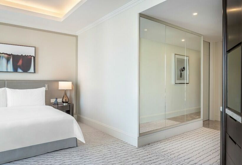 Номер Deluxe с Видом, Address Dubai Mall