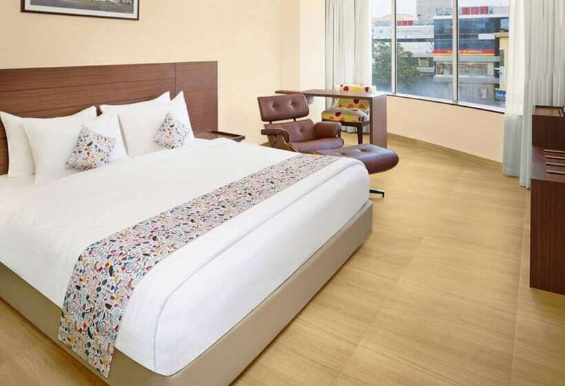 חדר אקזקיוטיב, Ginger Vadodara Rcr