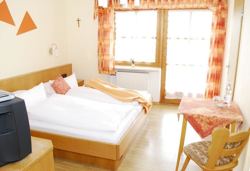 Номер Стандарт с Террасой, Haus Vierjahreszeiten