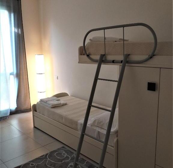 2 Bedroom Apartment With Garden, Residence Del Lago