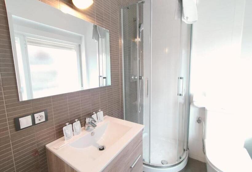 اتاق استاندارد با بالکن, Hostal Gonzala By Gaiarooms