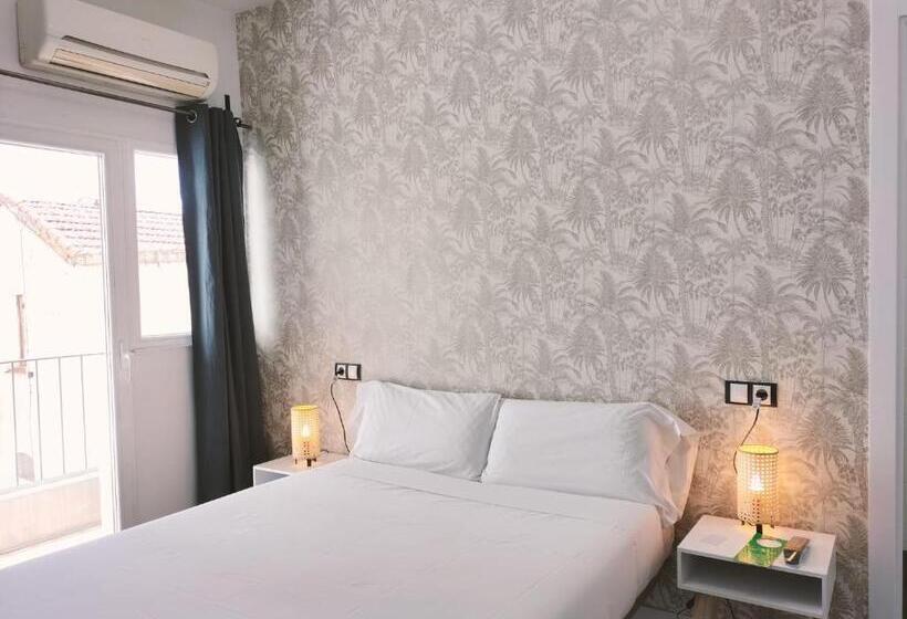 اتاق استاندارد با بالکن, Hostal Gonzala By Gaiarooms