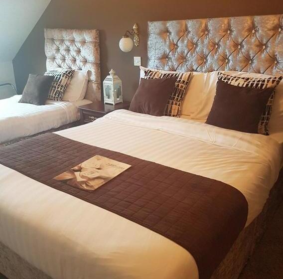 اتاق سوپریور سه تخته, The White Hart Inn