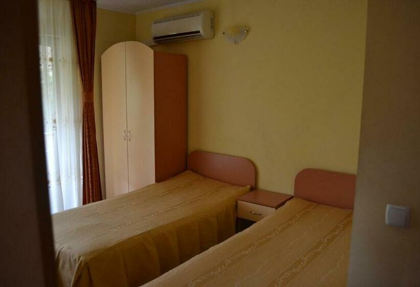 Номер Стандарт, Pension Coral