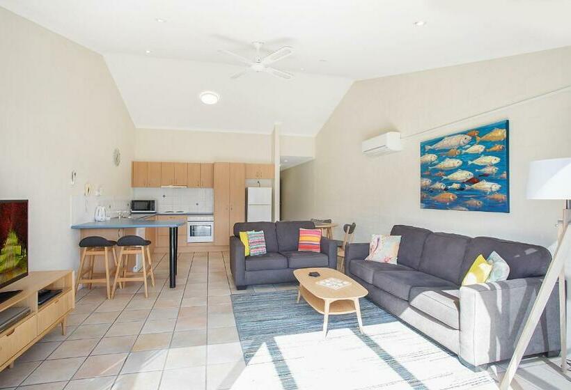 1 Bedroom Apartment Lake View, Sails Luxury Apartments Merimbula