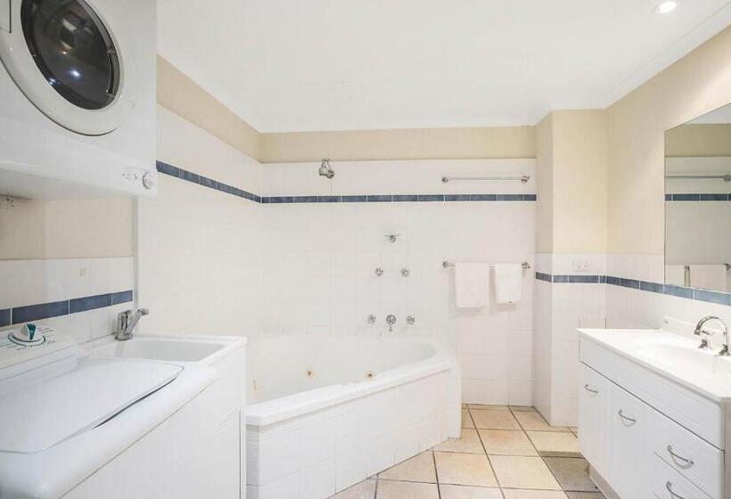1 Bedroom Apartment Lake View, Sails Luxury Apartments Merimbula