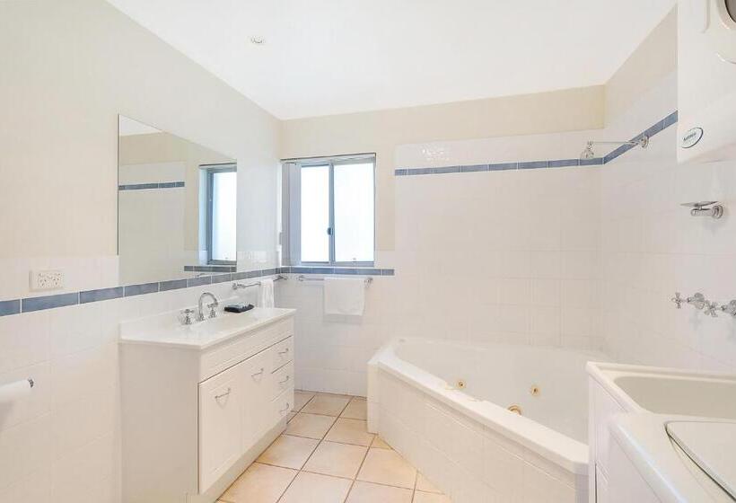 2 Bedrooms Apartment Lake View, Sails Luxury Apartments Merimbula