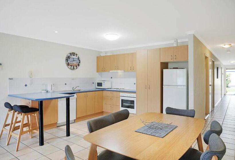 2 Bedrooms Apartment Lake View, Sails Luxury Apartments Merimbula