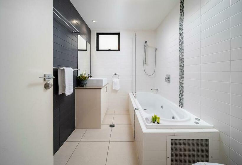آپارتمان 2 خوابه با چشم‌انداز دریا, The Bay Apartments