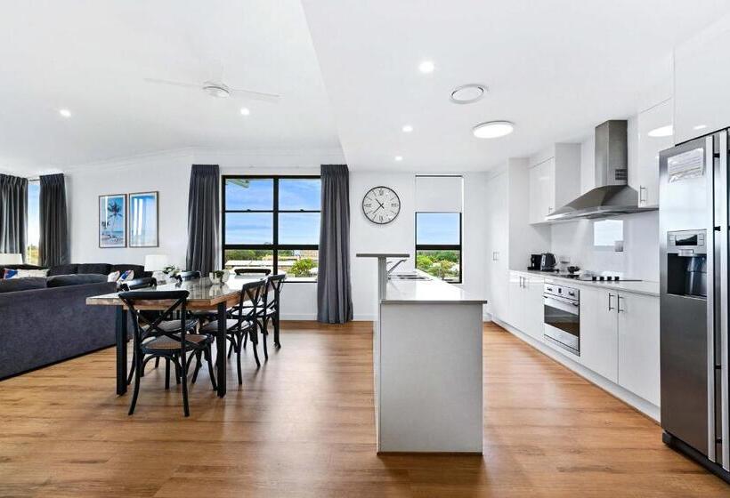 آپارتمان 2 خوابه با چشم‌انداز دریا, The Bay Apartments