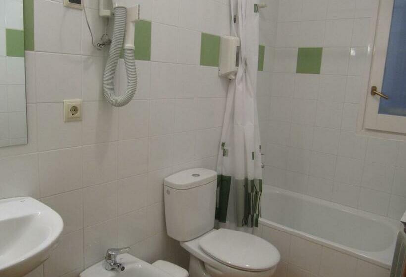 Номер Стандарт, Hostal La Vila