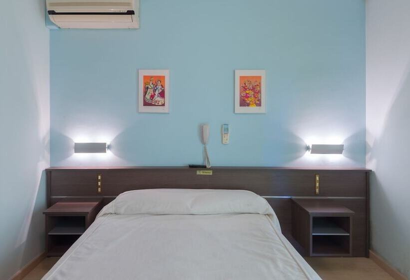 Номер Стандарт, Hostal La Vila