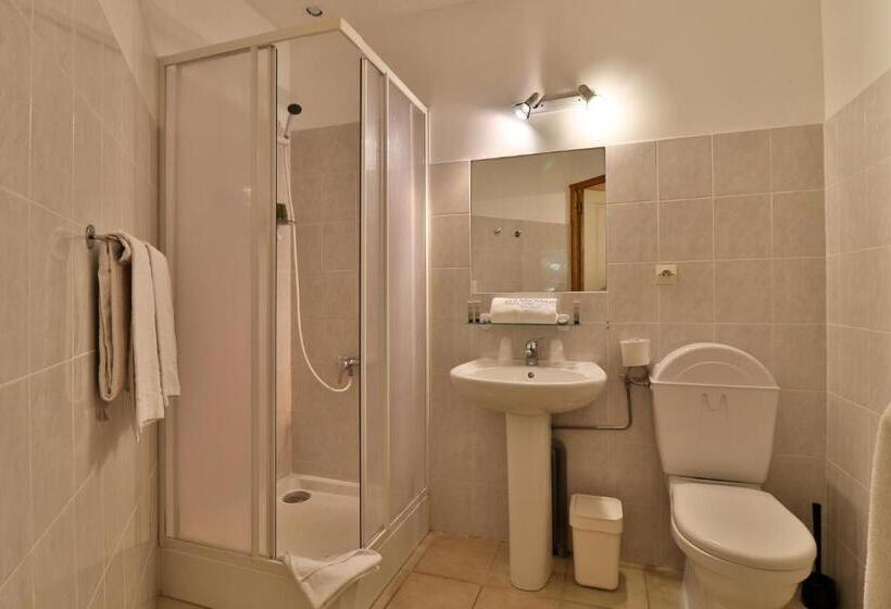 Четырехместный Номер Стандарт, Les Arbousiers Village Hôtel Provençal