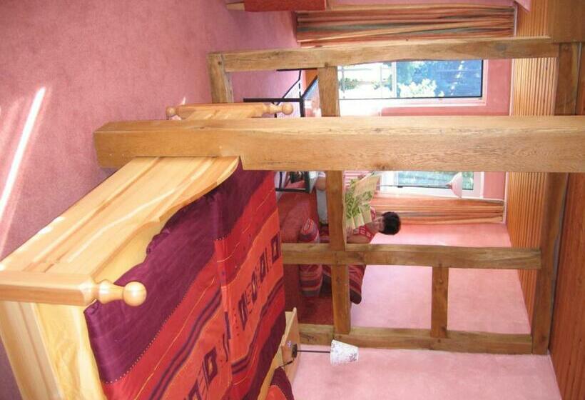 Семейный Номер, Pension & Ferienhaus Latröpchen