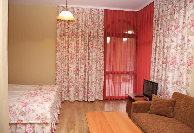 Полулюкс, Guest House Stelia