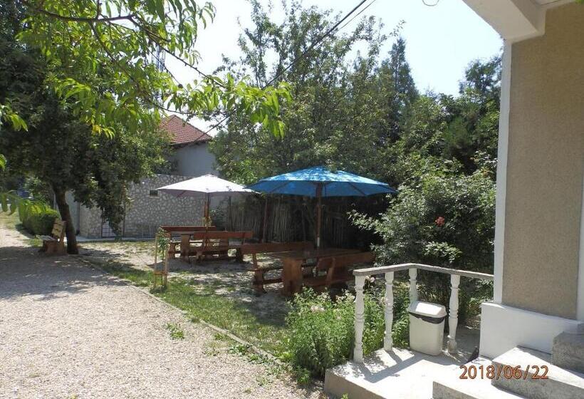 اتاق استاندارد سه تخته با چشم‌انداز باغ, Tourist Paradis Costinesti