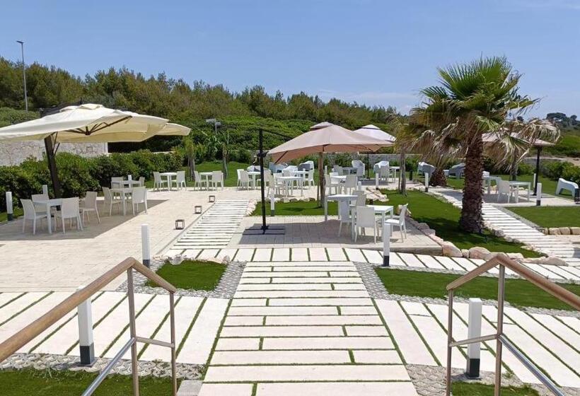 带按摩浴盆的套房, Bluebay Residence Resort