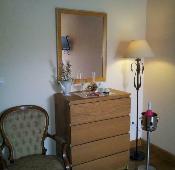 Quarto Estandar com Hidromassagem, Trisileja En Posada La Busta