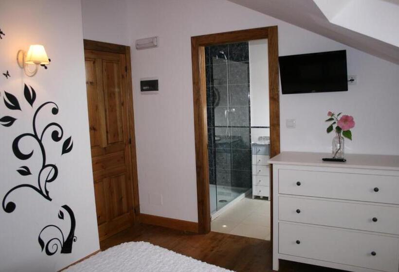Quarto Estandar, Trisileja En Posada La Busta