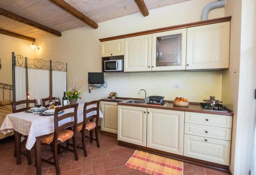 Студия Стандарт, Agriturismo Alla Poncia