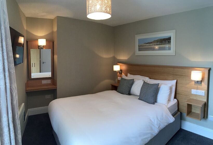 Quarto Basic, Castle Court