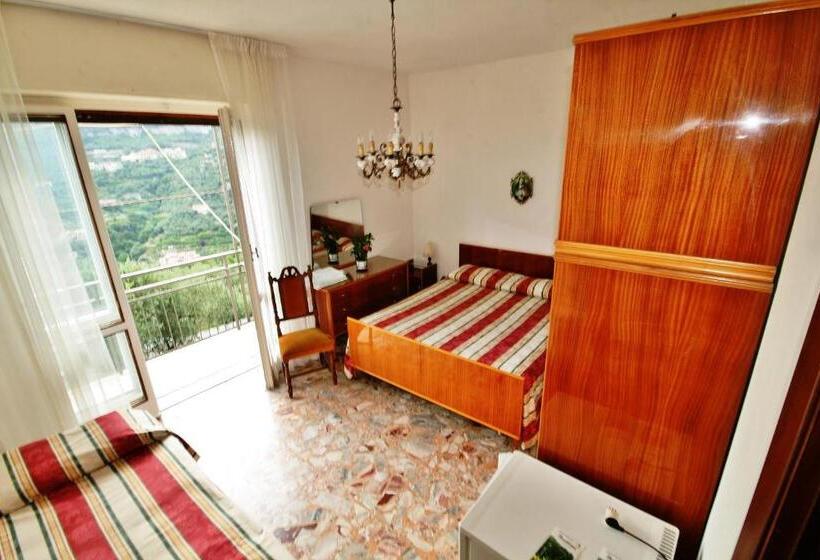 Трехместный Номер Стандарт с Балконом, Agriturismo Barilaro