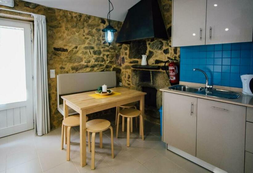 شقة غرفة واحدة, Vougaldeias Casas Da Seara