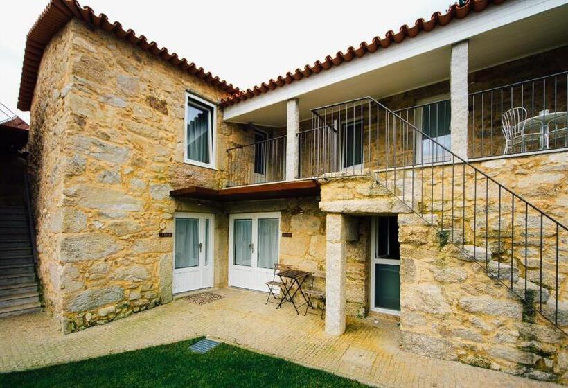 شقة غرفة واحدة, Vougaldeias Casas Da Seara