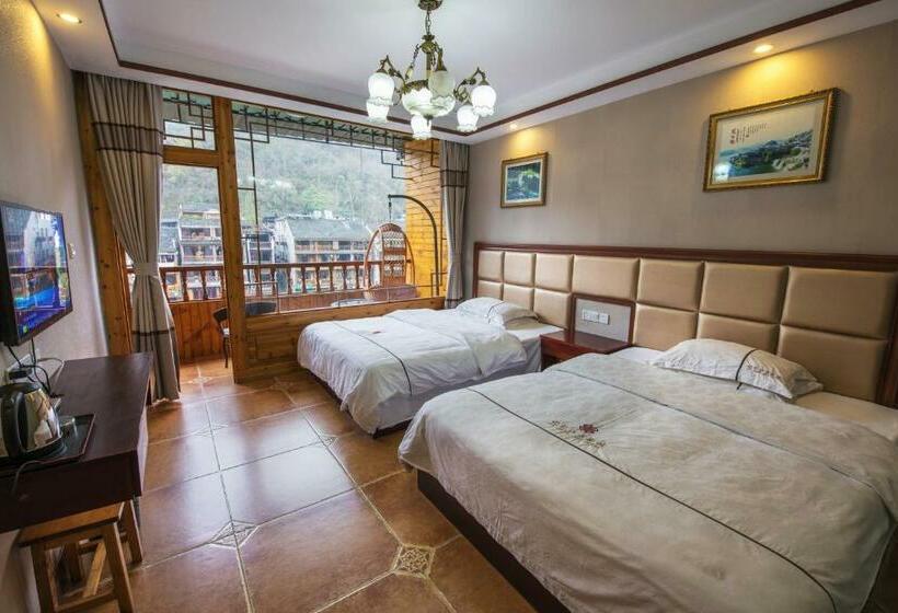 Номер Стандарт с Балконом, Fenghuang Memory Linjiang Inn