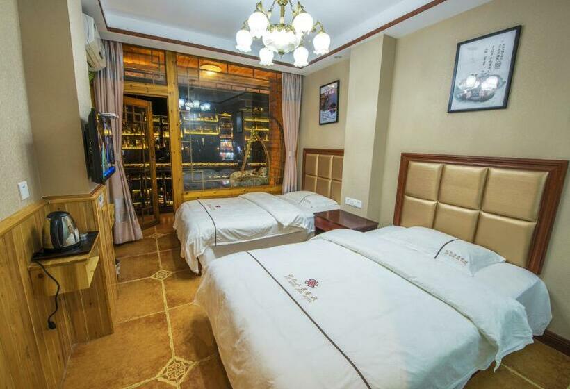 Номер Стандарт с Балконом, Fenghuang Memory Linjiang Inn