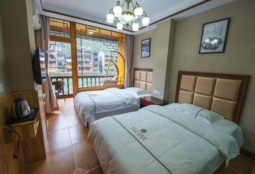 Номер Стандарт с Балконом, Fenghuang Memory Linjiang Inn