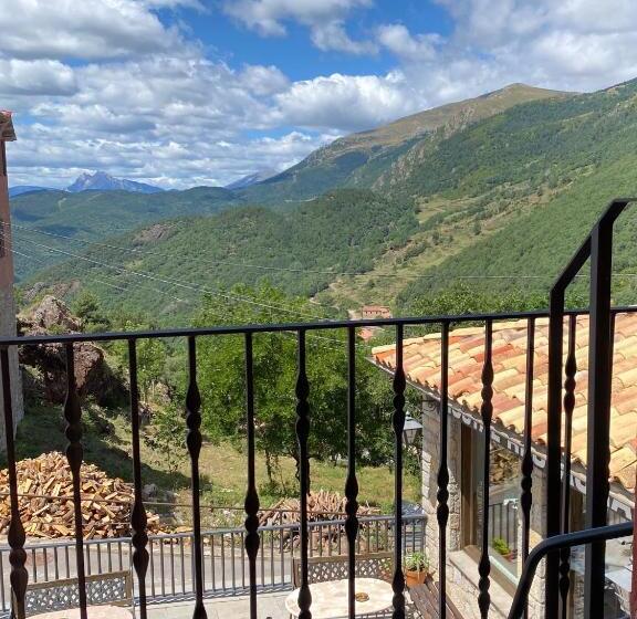 Номер Стандарт, Hostal Alt Llobregat
