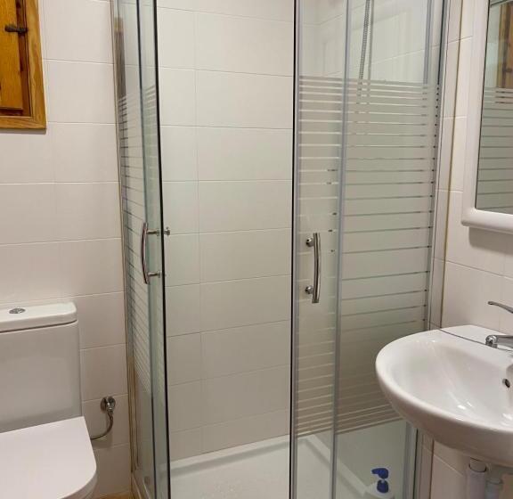 Номер Стандарт, Hostal Alt Llobregat