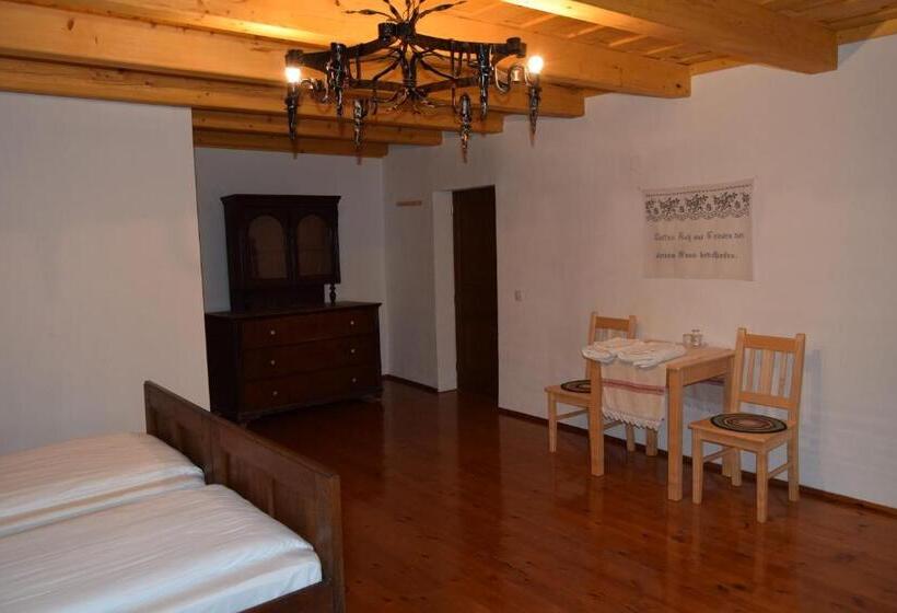 اتاق لوکس, Casa Saseasca