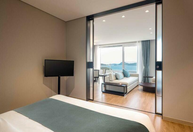 Люкс Вид на Море, Hanwha Resort Geoje Belvedere