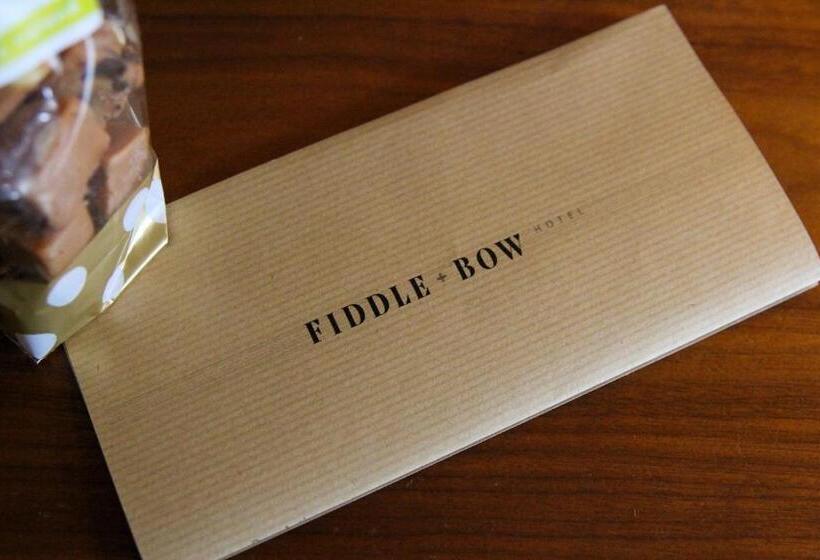 디럭스 룸, Fiddle + Bow