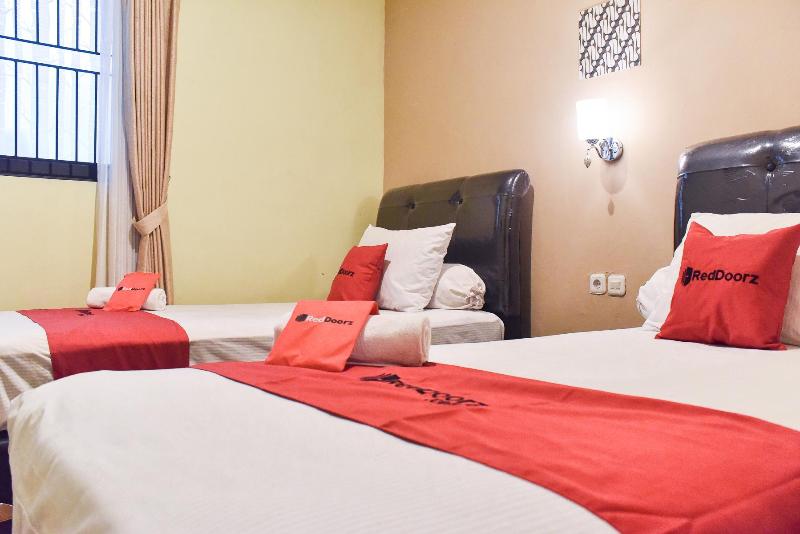Номер Стандарт, Reddoorz Near Surabaya Town Square
