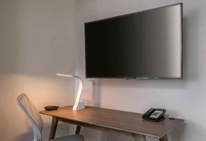 Студио Стандарт Кровать Кинг, Element Hampton Peninsula Town Center