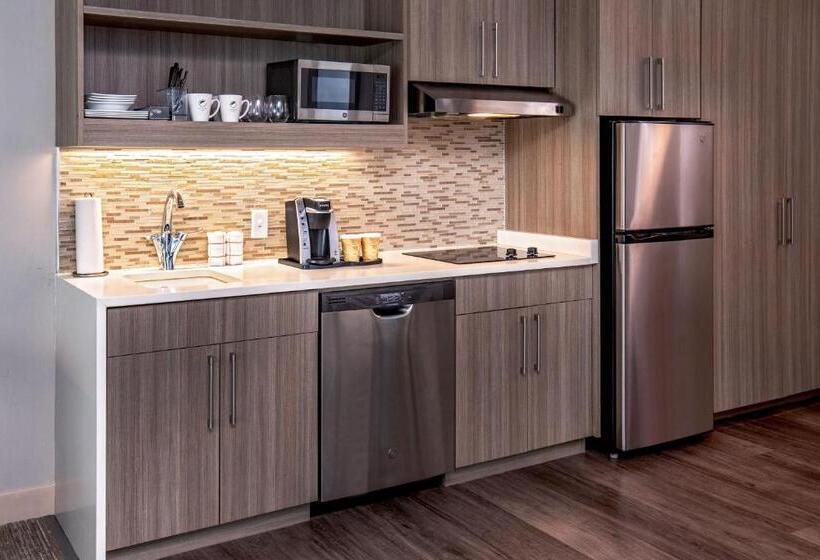 Студия Стандарт, Element Hampton Peninsula Town Center