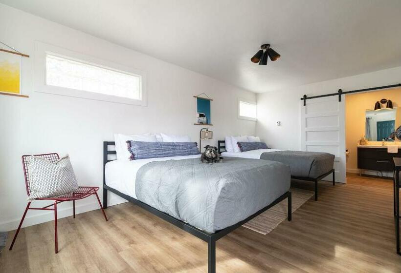 Номер Deluxe, Spoke And Vine Motel