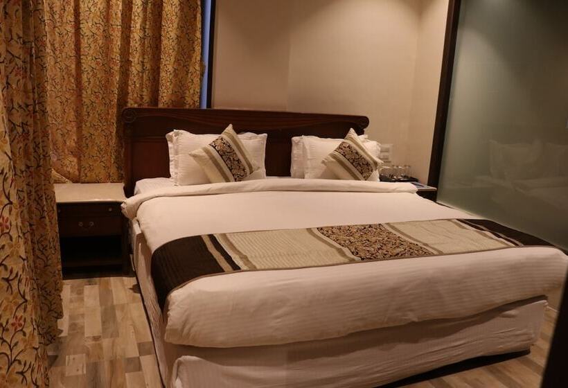Номер Клуб, Shelke S Vintage Inn