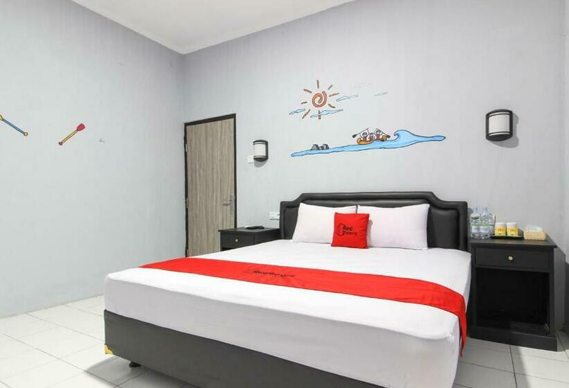 Номер Economy, Reddoorz Near Graha Saba Ugm