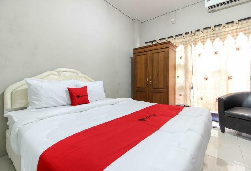 Номер Стандарт, Reddoorz Near Solo Balapan Station 2