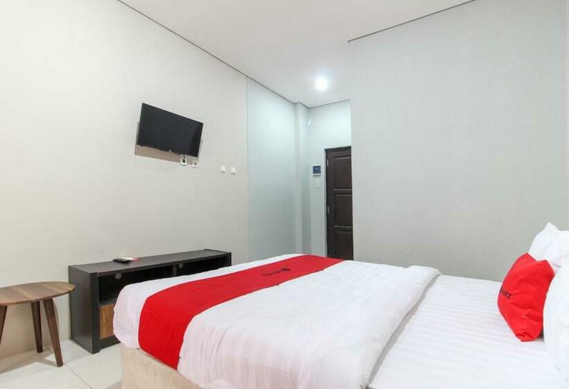 Номер Стандарт, Reddoorz Near Solo Balapan Station 2