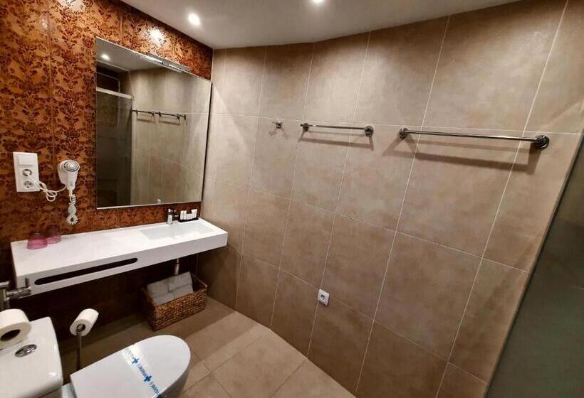 Standard Room with Balcony, Maravillas Del Mundo